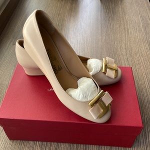 Salvatore Ferragamo Ninna wedges, Size 9M